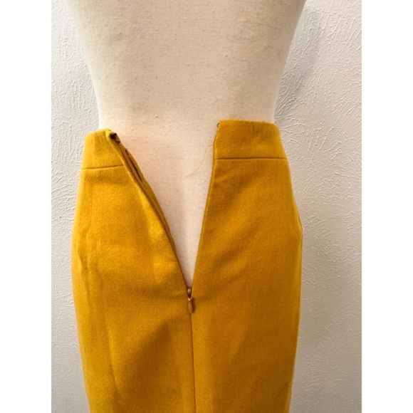 J-Crew #2  Yellow Lined Pencil Skirt w/ Back Split, 10p - Picture 4 of 12